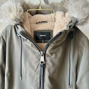 DKNY Women's Faux Fur Trim Hooded Anorak Jacket Green SZ XS